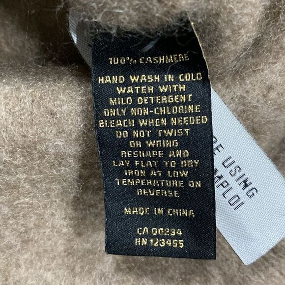 100% Cashmere Beige Cropped Turtleneck - Picture 5 of 5